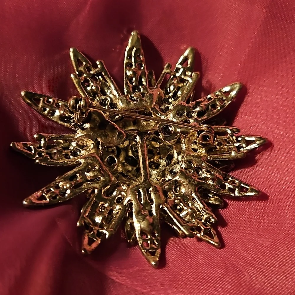 Vintage purple rhinestone brooch - Picture 3 of 5